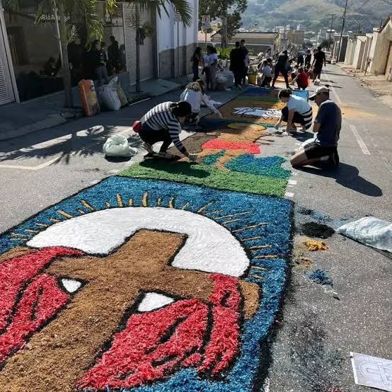 Tapetes de Corpus Christi pelas ruas do Brasil Reprodução: Redes Sociais