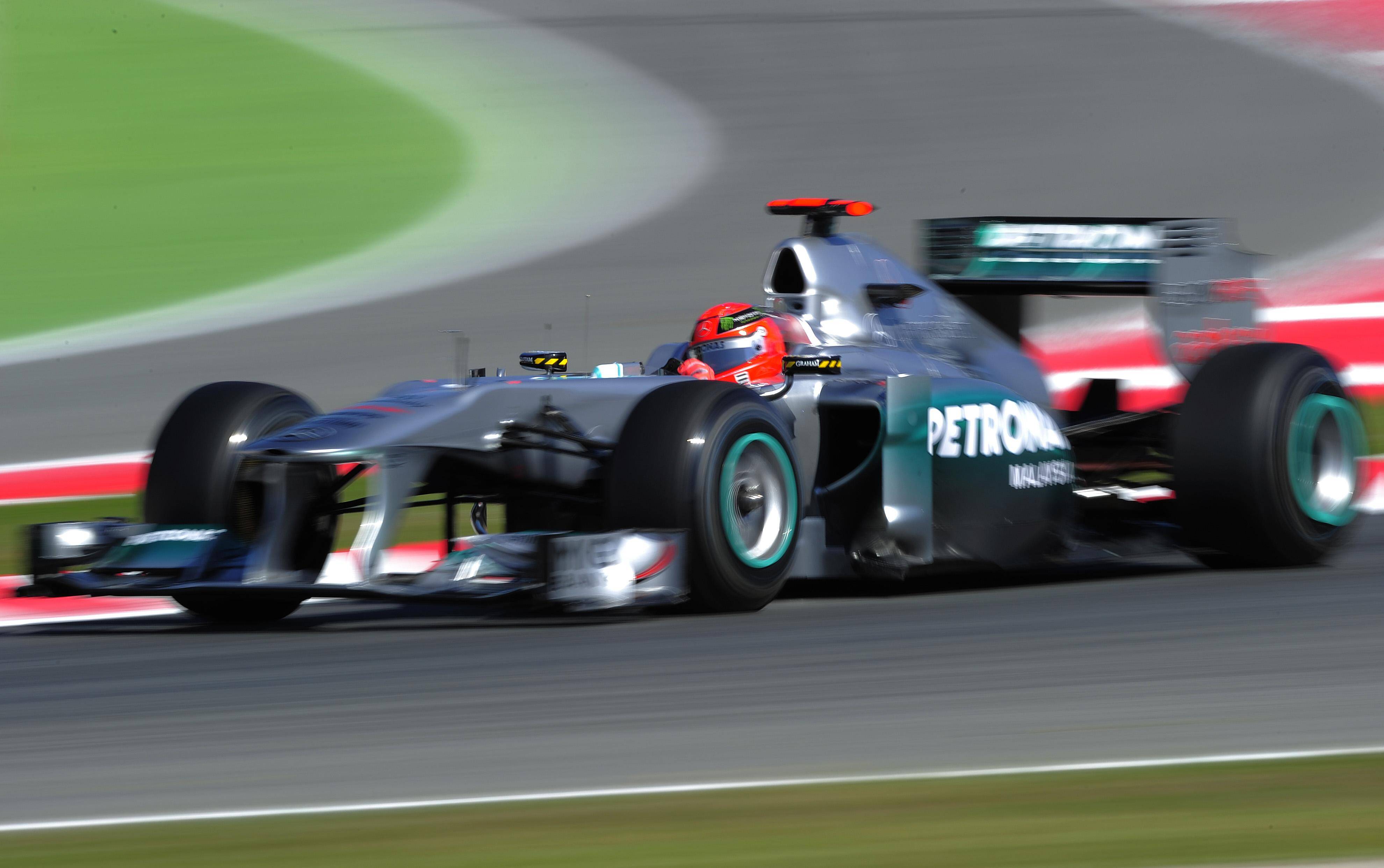 O piloto alemão Michael Schumacher durante os treinos para o GP da Espanha. Foto: AP