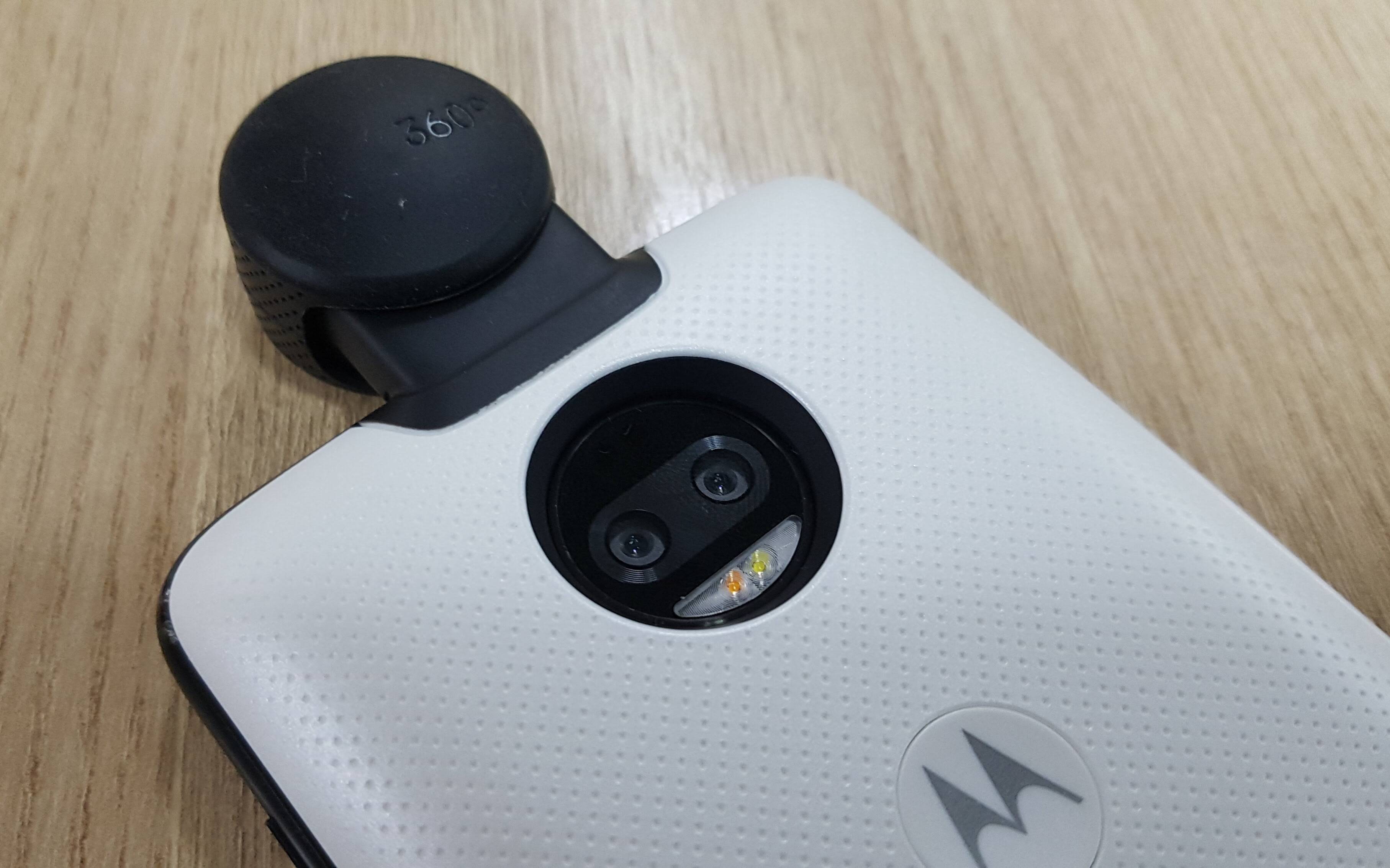 Moto 360 Câmera possui proteção para evitar danos à lente. Foto: Victor Hugo Silva/Brasil Econômico