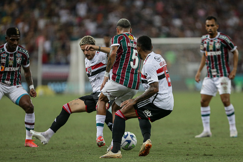 Dorival critica arbitragem e define São Paulo após empate no Rio: 'Alma com  organização