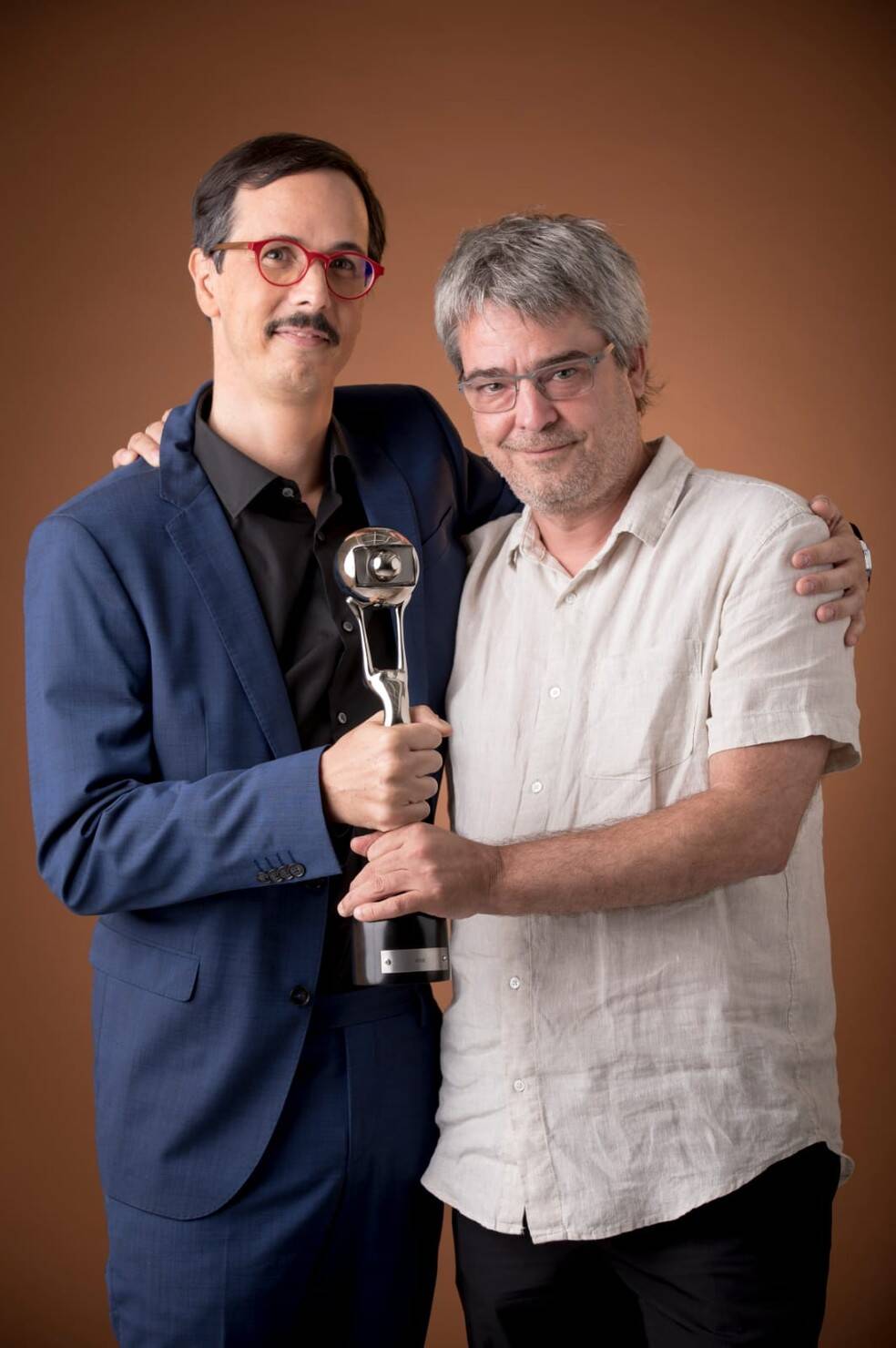 Lucas Paraízo (autor) e Andrucha Waddington (diretor) venceram na categoria Série. Foto: Globo/João Cotta