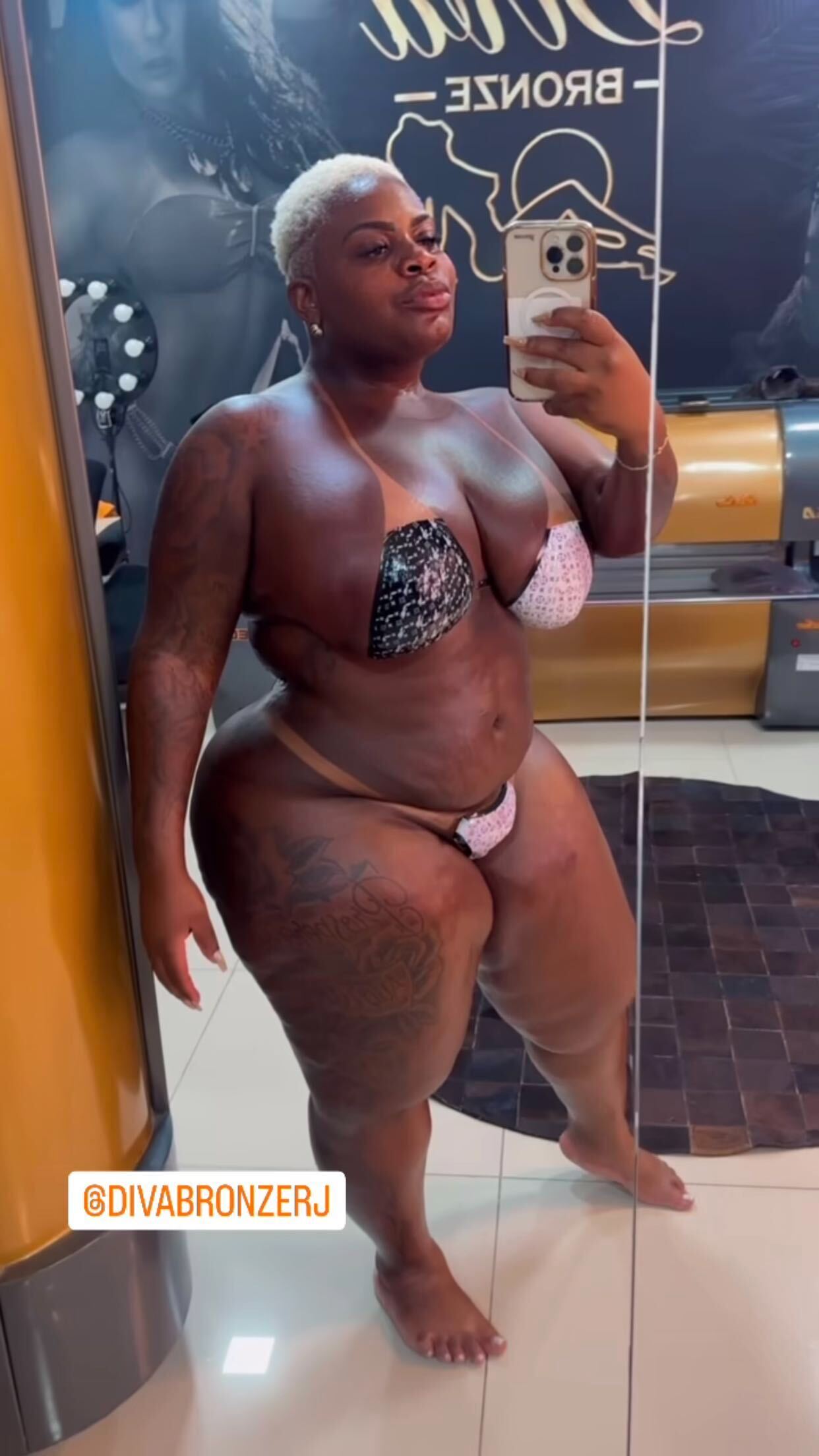 Jojo Todynho exibe corpo com tapa-sexo para fazer bronzamento artificial Reprodução/Instagram