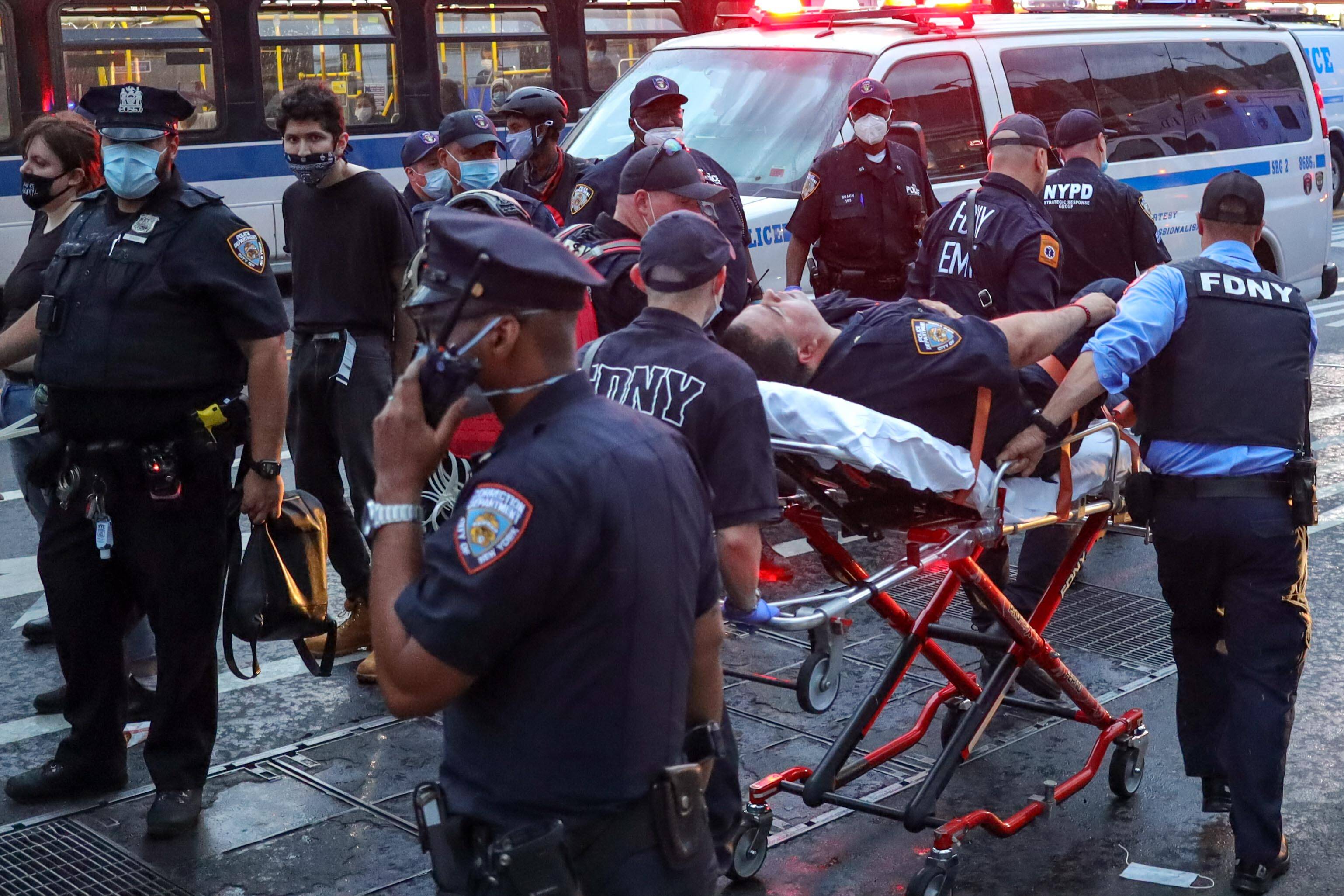 Manifestantes protestam em Nova York após a morte de Floyd por um policial branco. Foto: William Volcov/Brazil Photo Press/Agencia O Globo