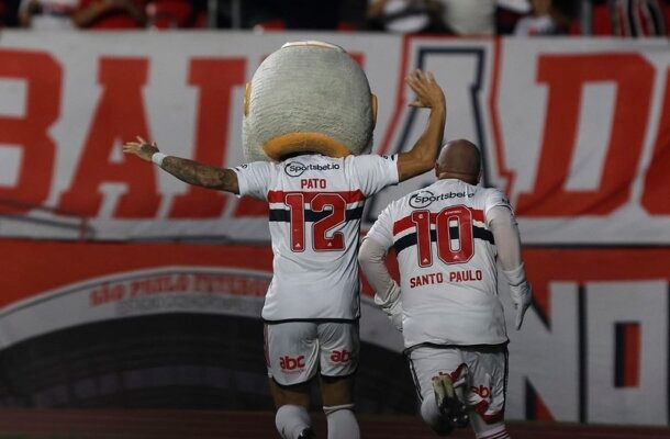 15ª rodada do Campeonato Brasileiro de 2023: São Paulo 4 x 1 Santos, no Morumbi - Gols: Calleri 22, David e Alexandre Pato (SP) Reprodução: Jogada10