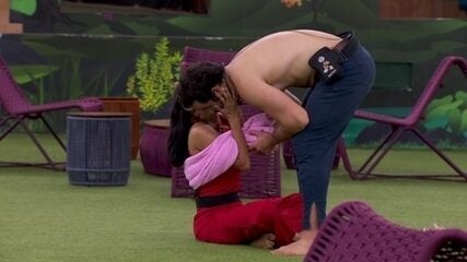 Matteus e Isabelle flertaram em noite no 'BBB 24' Reprodução/Globo - 13.04.2024 
