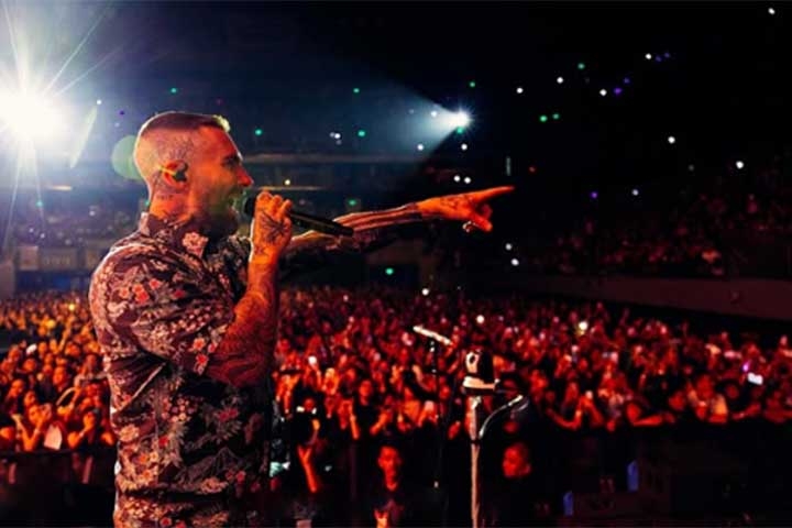 O sucesso inicial foi seguido por uma trajetória de consolidação. O segundo álbum, It Won’t Be Soon Before Long, de 2007, trouxe faixas de forte presença radiofônica, como Makes Me Wonder e Won’t Go Home Without You, reforçando o estilo pop sofisticado que se tornaria assinatura do grupo. 
 Reprodução: Flipar