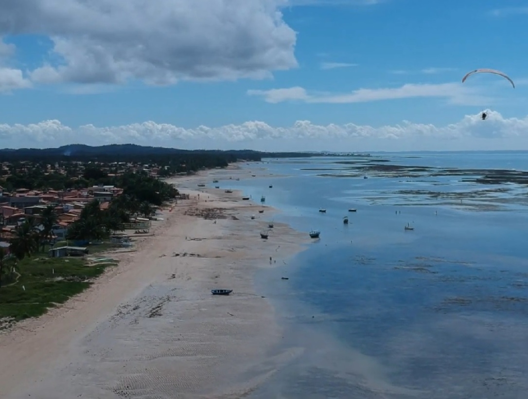 Por lá, a praia da Conceição é conhecida pela sua boa estrutura e tranquilidade, atraindo muitos visitantes. Quer saber por que Rio Quente lidera a estatística? Conheça mais sobre a cidade! Reprodução: Flipar