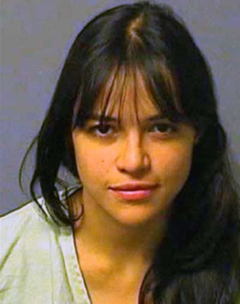 Michelle Rodriguez - Foi presa em 2006 a por dirigir embriagada e, um ano depois, por violar a liberdade condicional que tinha recebido. 