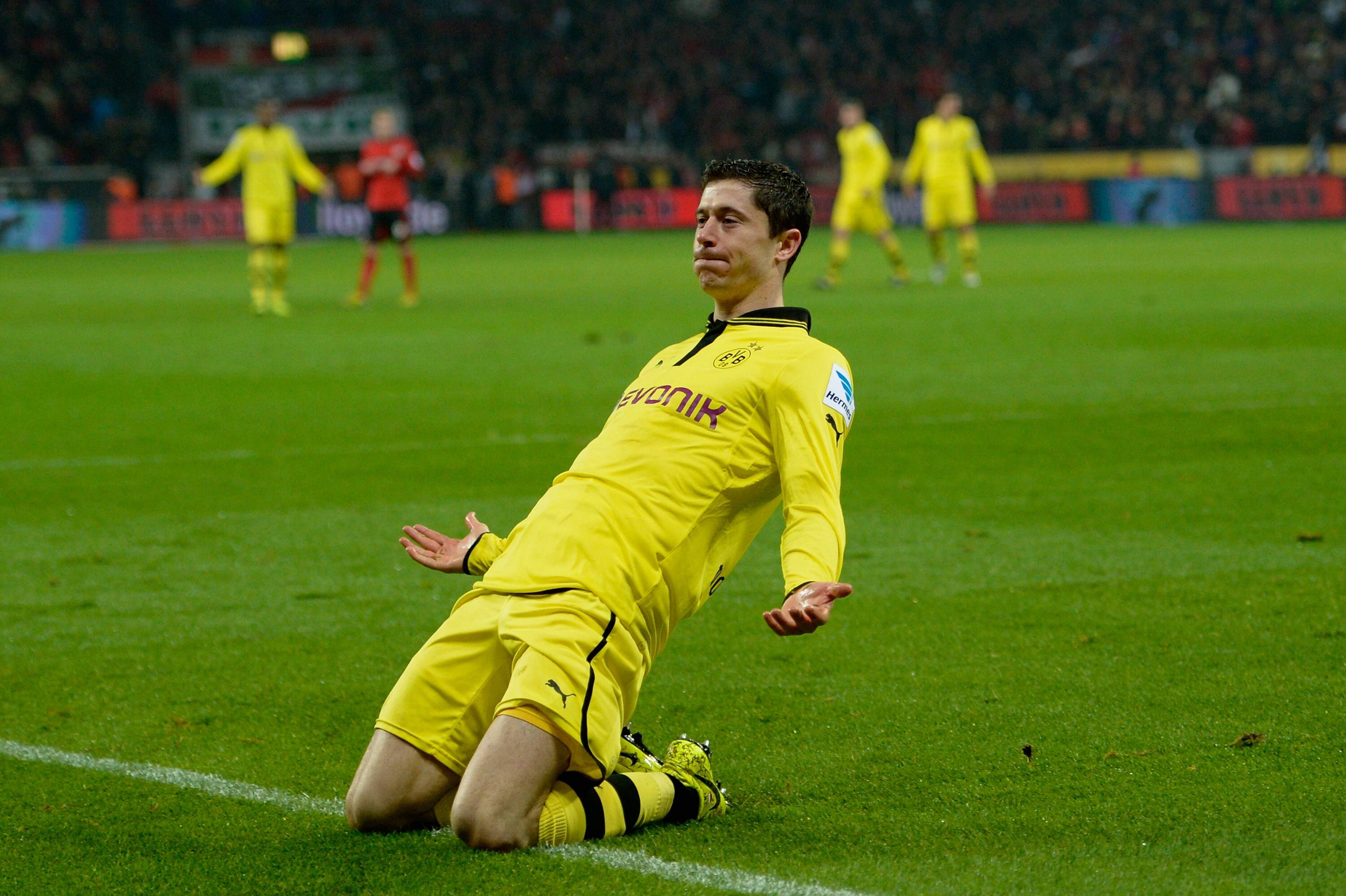 Lewandowski celebra gol do Borussia Dortmundo. Foto: Getty Images