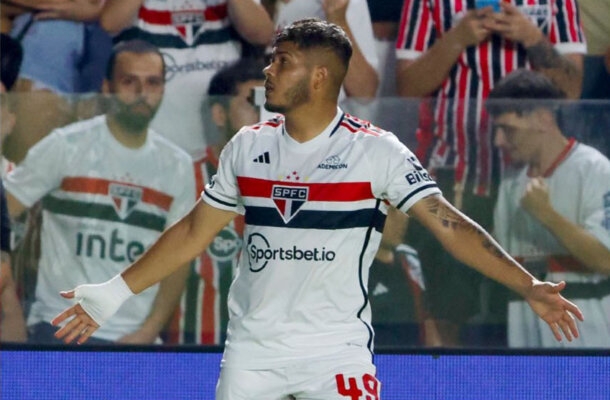 9º São Paulo - 45 pontos - Zero chance de título, já classificado para a Libertadores como campeão da Copa do Brasil, 0,08% risco de rebaixamento