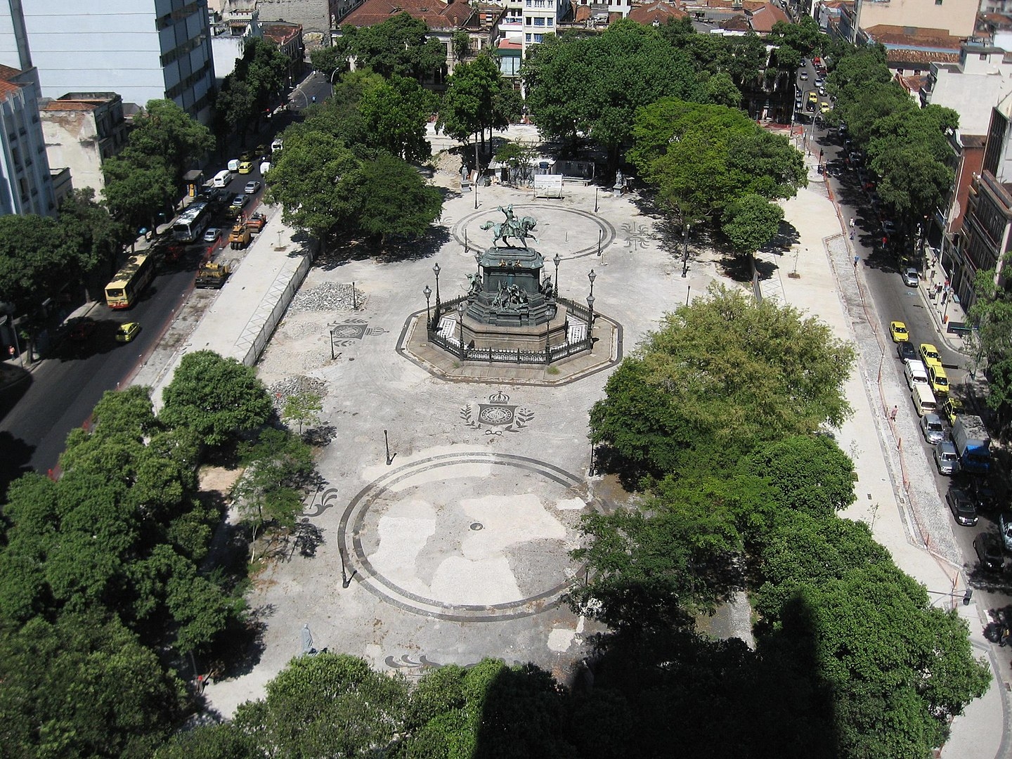Em 21 de abril de 1792 ele foi enforcado, no centro do Rio de Janeiro. O local da execução foi a Praça da Lampadosa, atual Praça Tiradentes. Reprodução: Flipar