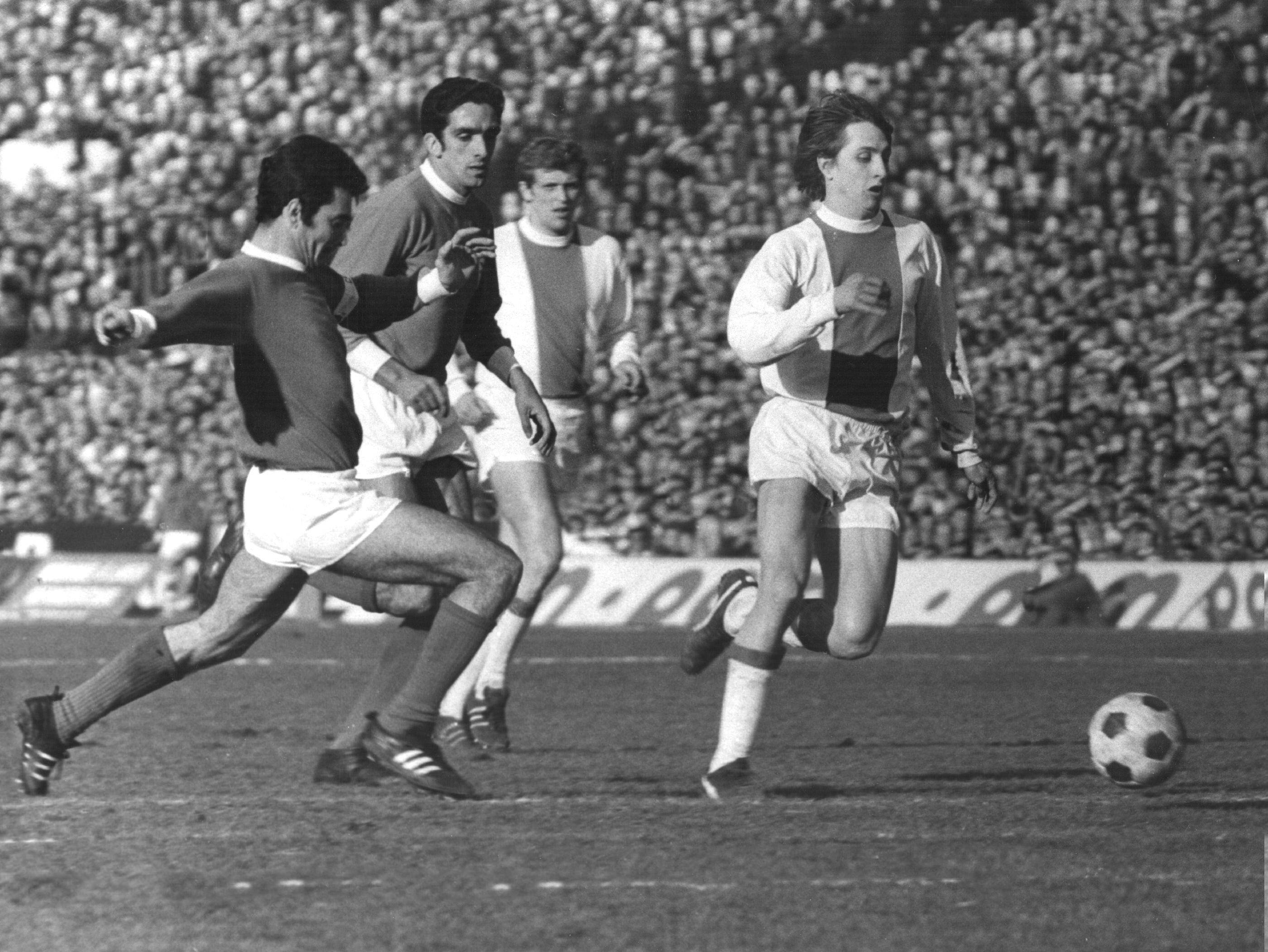 Cruyff brilhou pelo Ajax. Foto: Getty Images