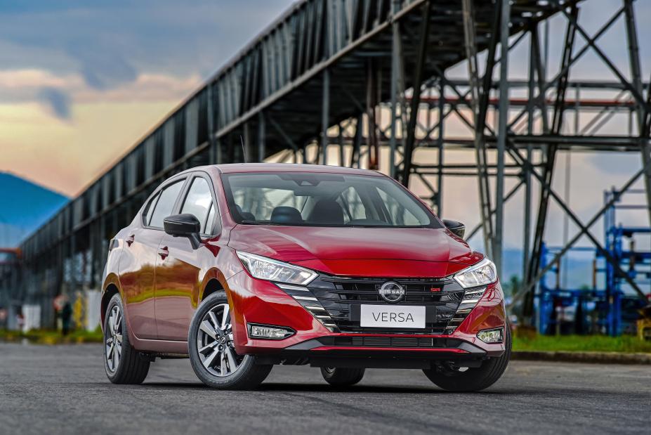 Nissan Versa SR Divulgação