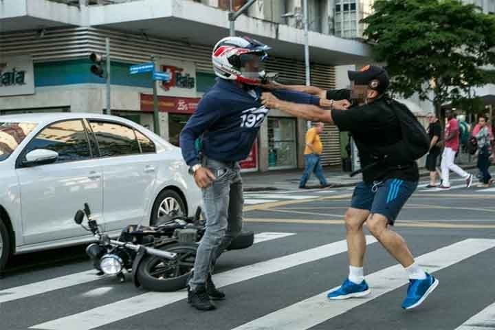 O intuito foi fazer os motoristas refletirem suas atitudes, responsabilidades ou emoções do dia-dia. Principalmente, no modo como as pessoas conduzem um veículo, motocicleta, bike ou até mesmo em como se comporta como pedestre. Reprodução: Flipar