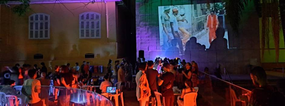 Exibição de filme no Noite Mineira de Museus e Bibliotecas. Foto: Divulgação SECULT-MG