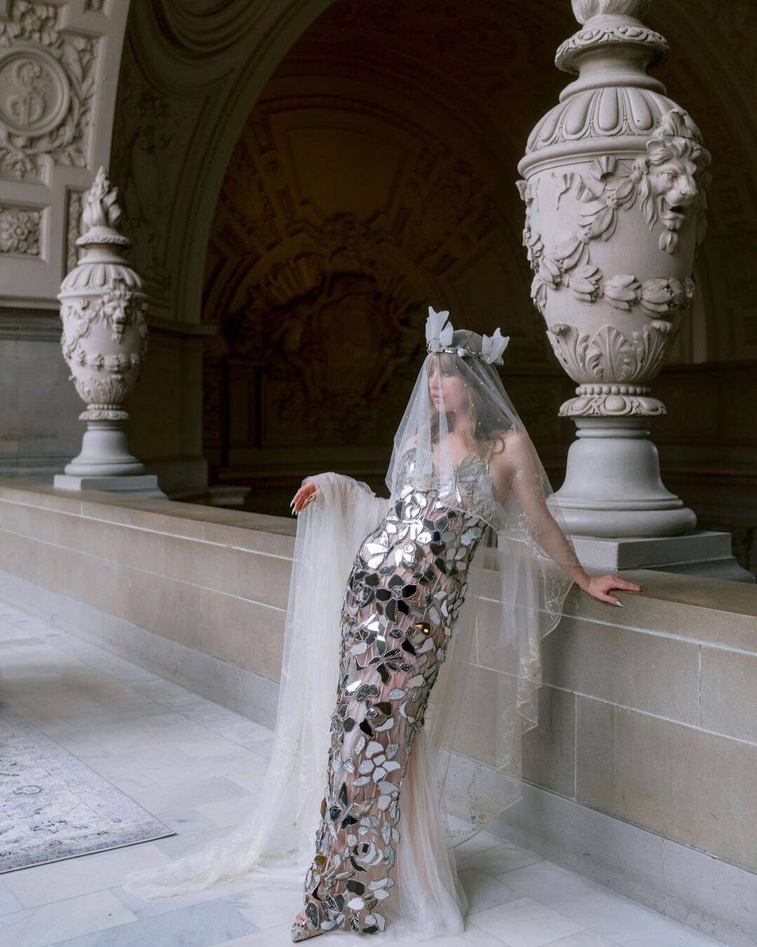 Ivy Getty e o vestido feito por John Galliano. Foto: Reprodução/Instagram