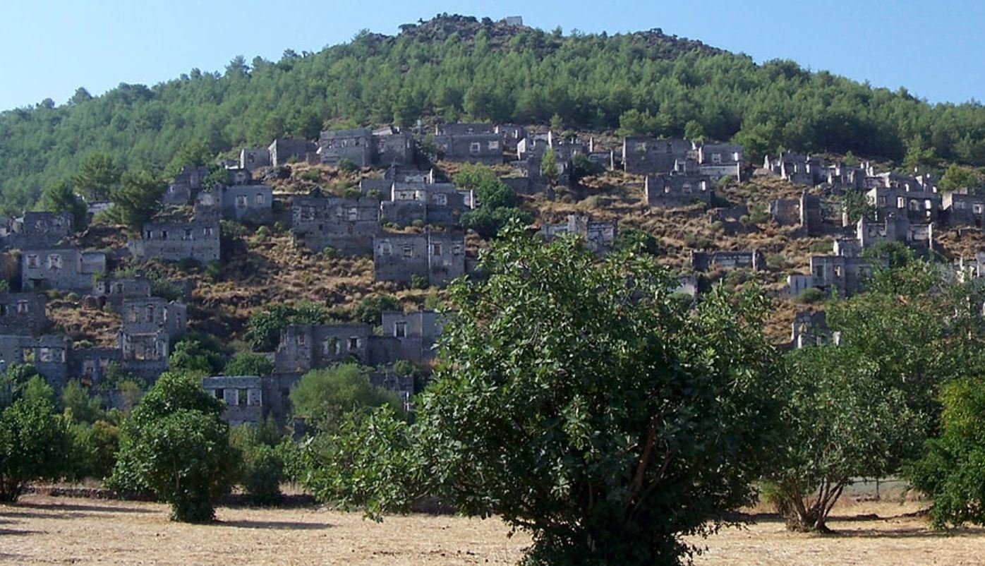 Kayakoy (Turquia) - No século 18, era habitada por gregos e turcos. Mas foi abandonada no início dos anos 1920, quando terminou a Guerra Greco-Turca.  Reprodução: Flipar