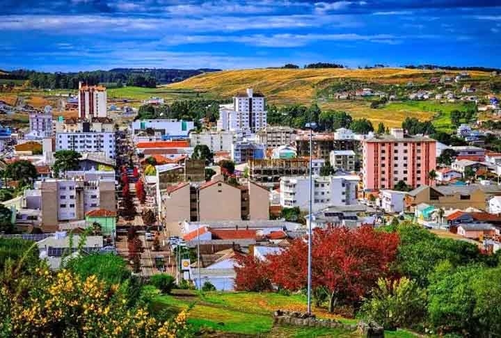 Veja quais são as cidades com altitudes mais elevadas no Brasil, localizadas em regiões montanhosas. E curiosidades sobre elas.  Reprodução: Flipar