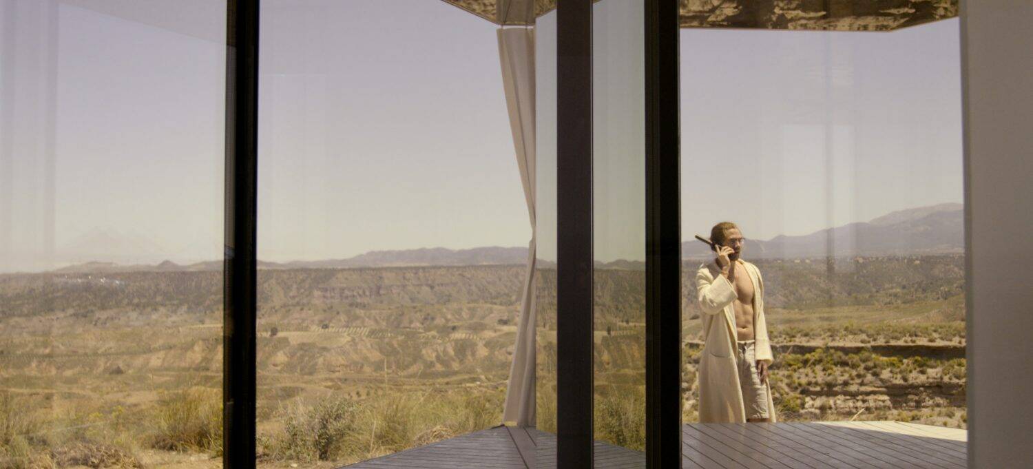 Cena do episódio Smithreens, da 5ª temporada de Black Mirror, no deserto de Gorafe. Foto: Divulgação/Netflix