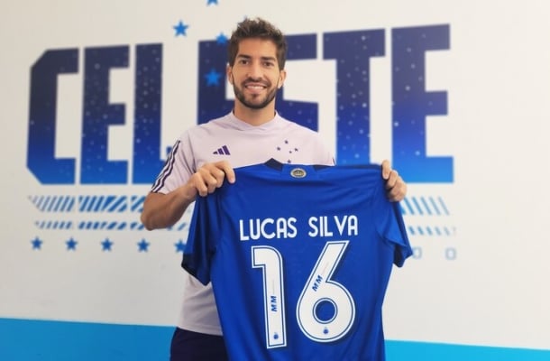 LUCAS SILVA - Foi vaiado pelos gremistas, mas foi o melhor jogador do Cruzeiro em campo, com alguns bons passes - Nota 5,5 - Foto: Marco Ferraz / Cruzeiro