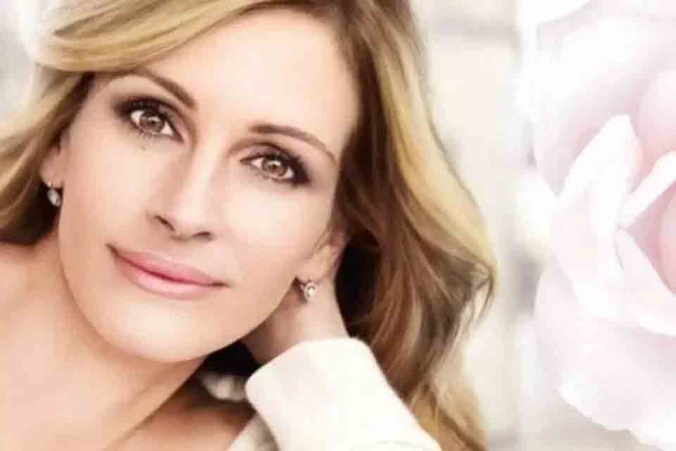 No filme, ela interpreta Alma, professora de Filosofia que enfrenta um dilema quando sua orientanda (Ayo Edebiri) acusa um colega e amigo (Andrew Garfield) de assédio. A atriz admitiu que o papel foi um dos mais desafiadores de sua carreira e que ainda sente os mesmos medos de quando começou a atuar em Hollywood. Reprodução: Flipar