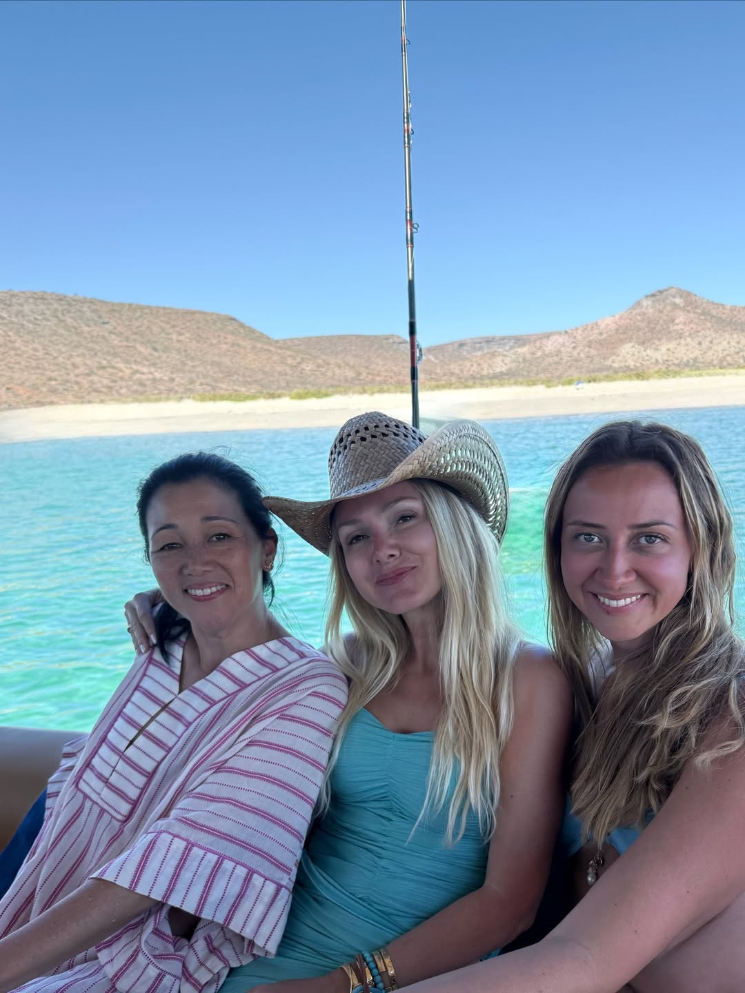 Eliana posa de maiô tomara que caia em férias no México com amigas. Foto: Instagram
