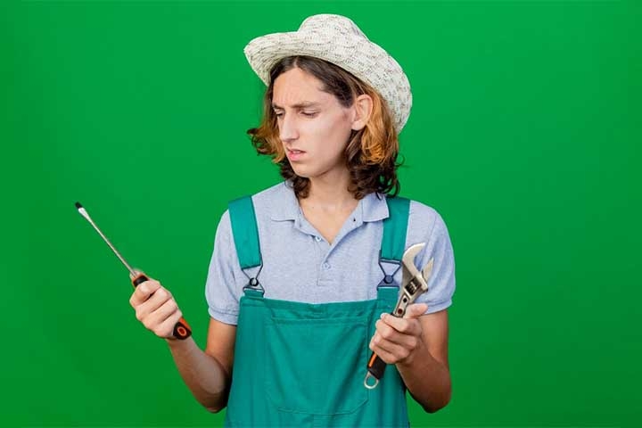 Já 30% não sabem nem mesmo identificar as chaves de fenda corretas para cada tipo de serviço básico.
 Reprodução: Flipar
