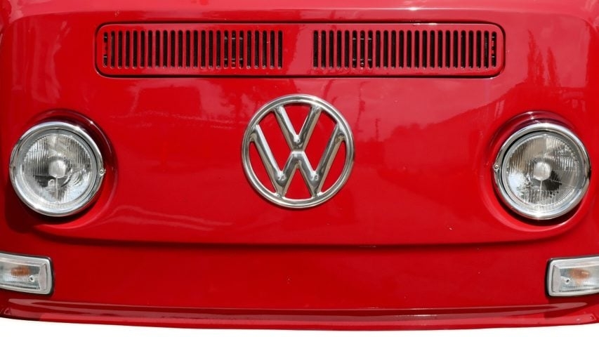 Oficialmente conhecida como Volkswagen Type 2, a Kombi foi introduzida pela primeira vez no fim da década de 1940 pela montadora alemã. Reprodução: Flipar