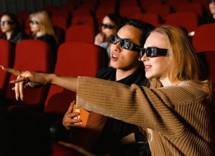 Mas, assim como a franquia “Avatar”, outros filmes também foram essenciais para a evolução dos efeitos visuais no cinema ao longo das décadas. Veja quais! Reprodução: Flipar