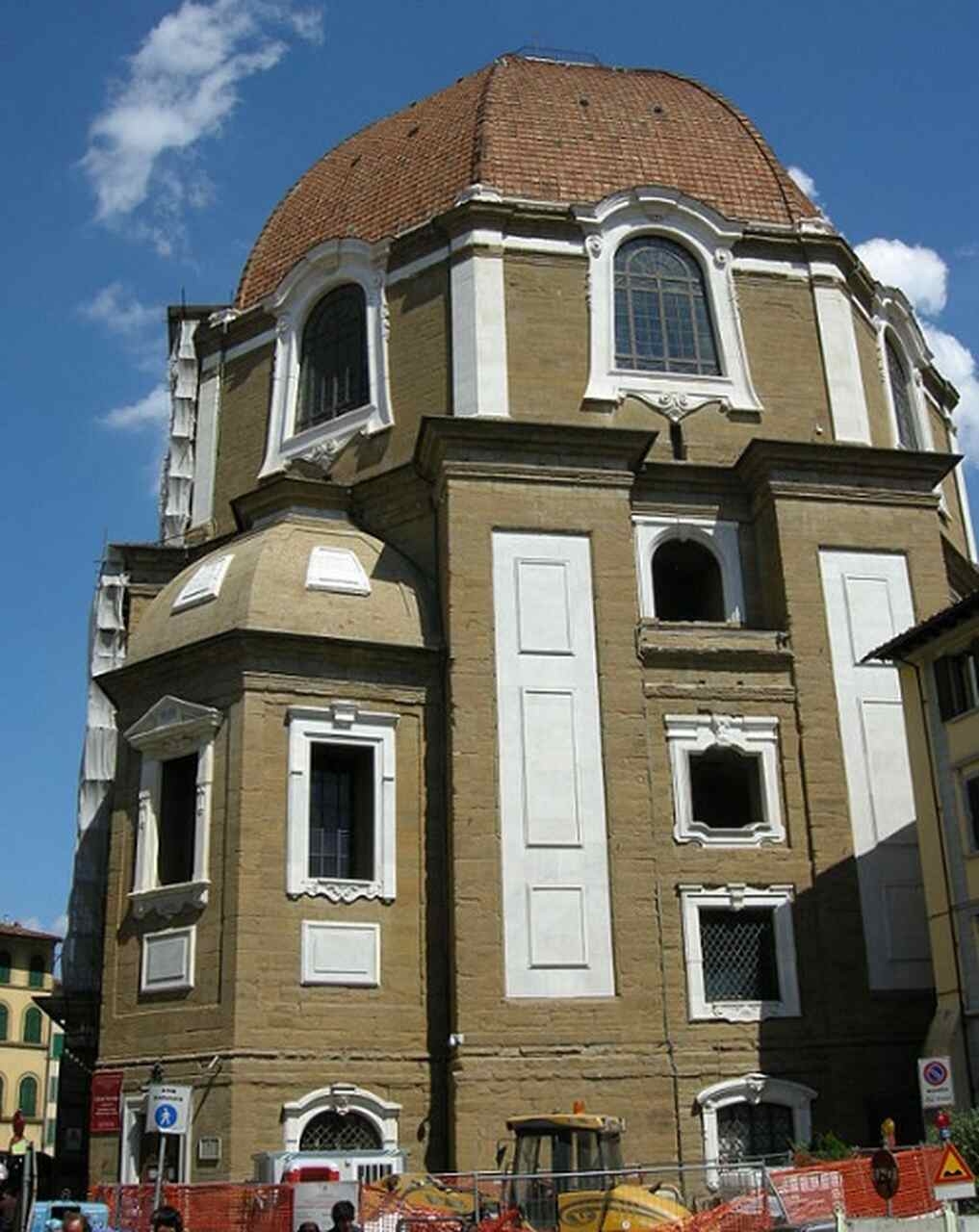 Cappelle Medicee (1520-1534): Capelas dentro da Basílica de San Lorenzo, construídas pela família Medici. Contêm obras de Michelangelo e os túmulos dos Medici Reprodução: Flipar