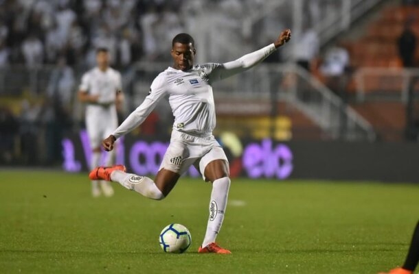 JEAN LUCAS - Mais um que jogou mal. Perdeu uma grande chance em cada tempo - Nota 4,0 - Foto: Ivan Storti/Santos FC