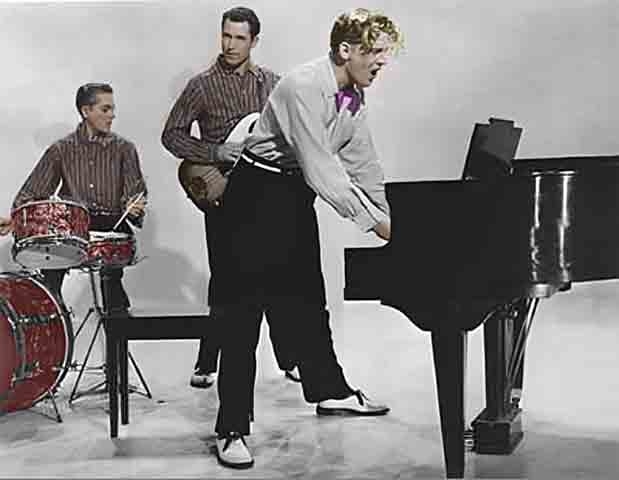 Nesse ambiente, Jerry Lee lançou canções que se transformaram em clássicos do rock, como “Breathless”, “High School Confidential” e, sobretudo, “Great Balls of Fire”, um dos maiores sucessos da história do gênero.
 Reprodução: Flipar