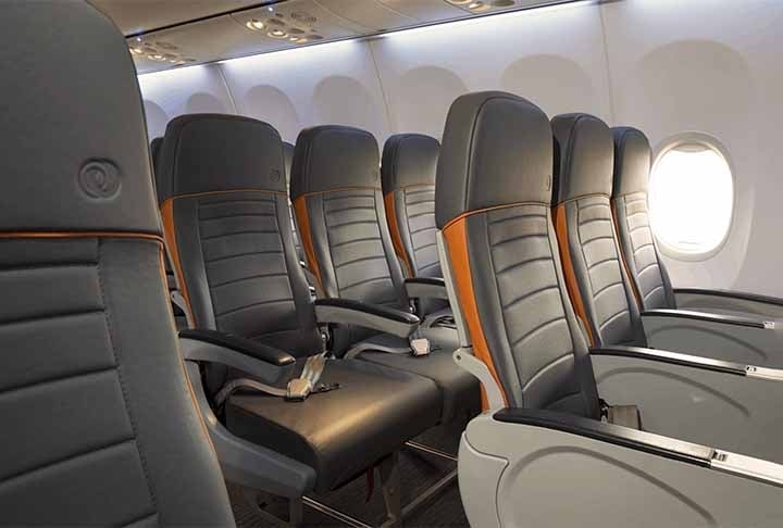 Segundo perfis nas redes sociais, ao se aproximar do assento Jennifer encontrou a criança sentada nele. Nesse momento, a mãe do menor o retirou para que Jennifer pudesse se acomodar. Em seguida, a criança teria chorado porque insistia em querer ficar sentada ali.
 Reprodução: Flipar