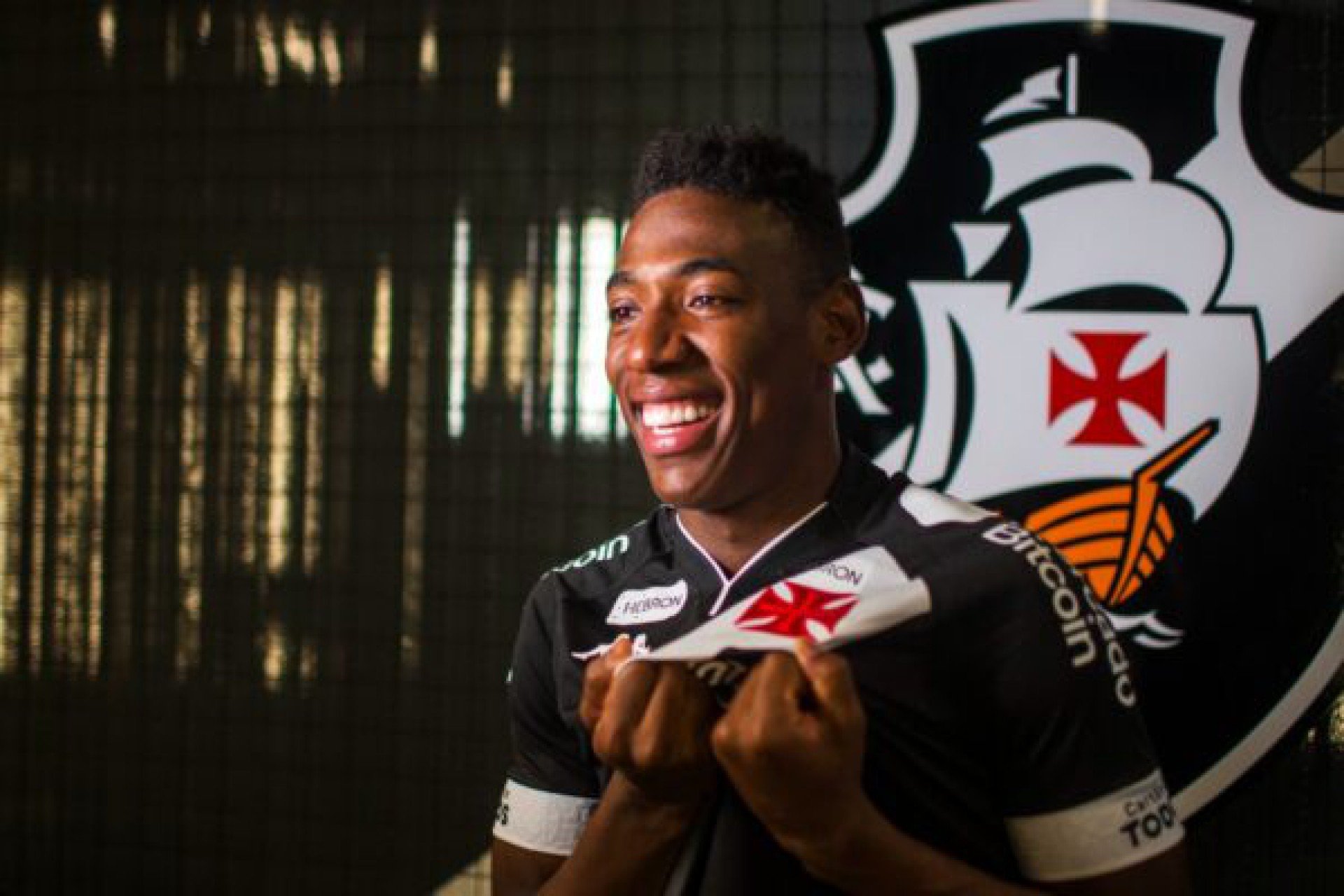 Vasco anuncia a contratação do zagueiro Léo Pelé redacao@odia.com.br (O Dia)