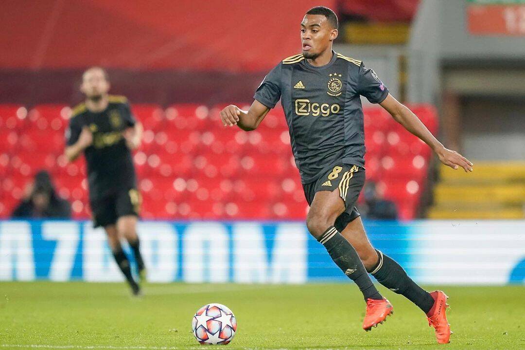 O meia do Ajax, Ryan Gravenberch, é um dos melhores jogadores que a Holanda produziu nos últimos anos. Foto: Reprodução/Instagram