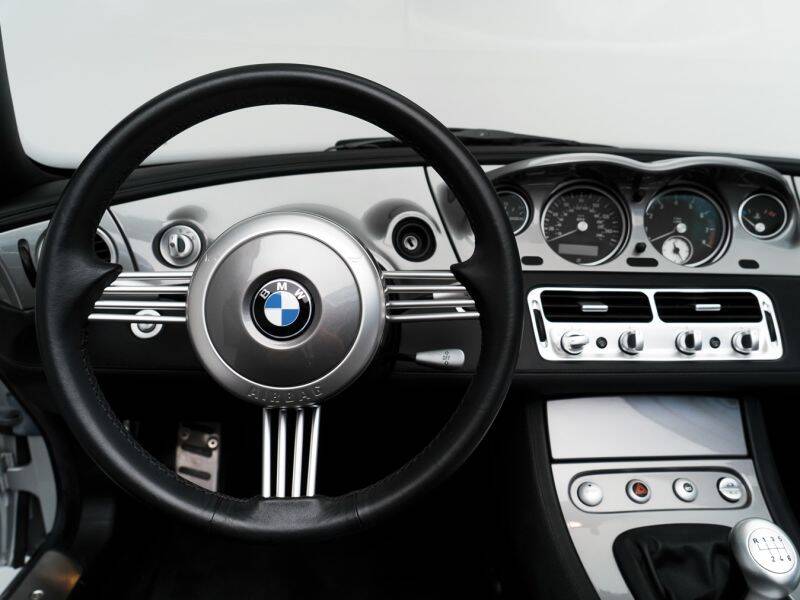 BMW Z8. Foto: Divulgação