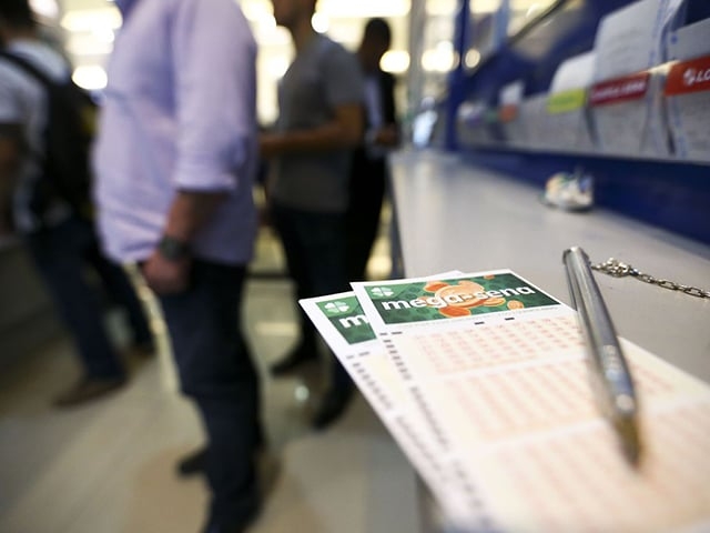 Jonas Lucas Alves Dias ganhou R$ 47,1 milhões em 2020, na Mega-Sena. Em setembro de 2022, ele foi encontrado morto, com sinais de tortura, às margens da Rodovia dos Bandeirantes, no interior de São Paulo. Reprodução: Flipar