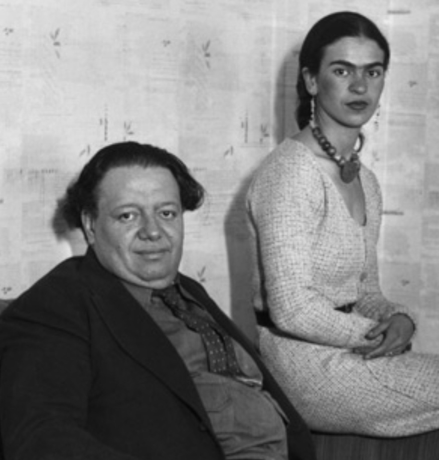 Um dos fatos mais conhecidos da biografia de Frida é seu relacionamento com o muralista Diego Rivera, outro nome famoso das artes plásticas do México. 
 Reprodução: Flipar