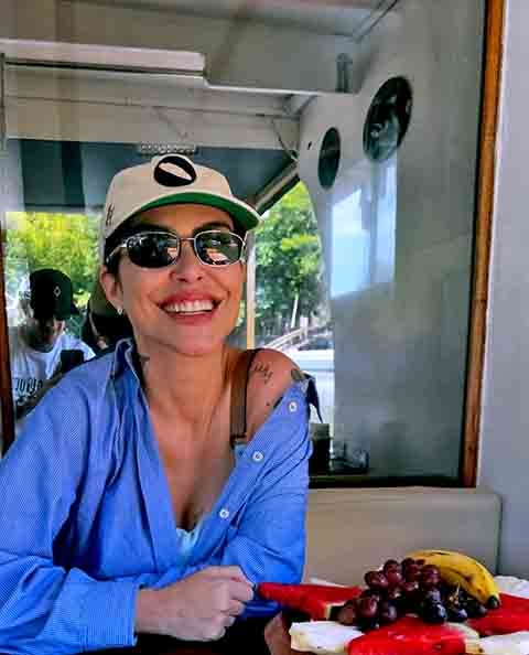 A atriz e cantora fez a revelação em uma entrevista à influenciadora Maya Massafera.
 Reprodução: Flipar