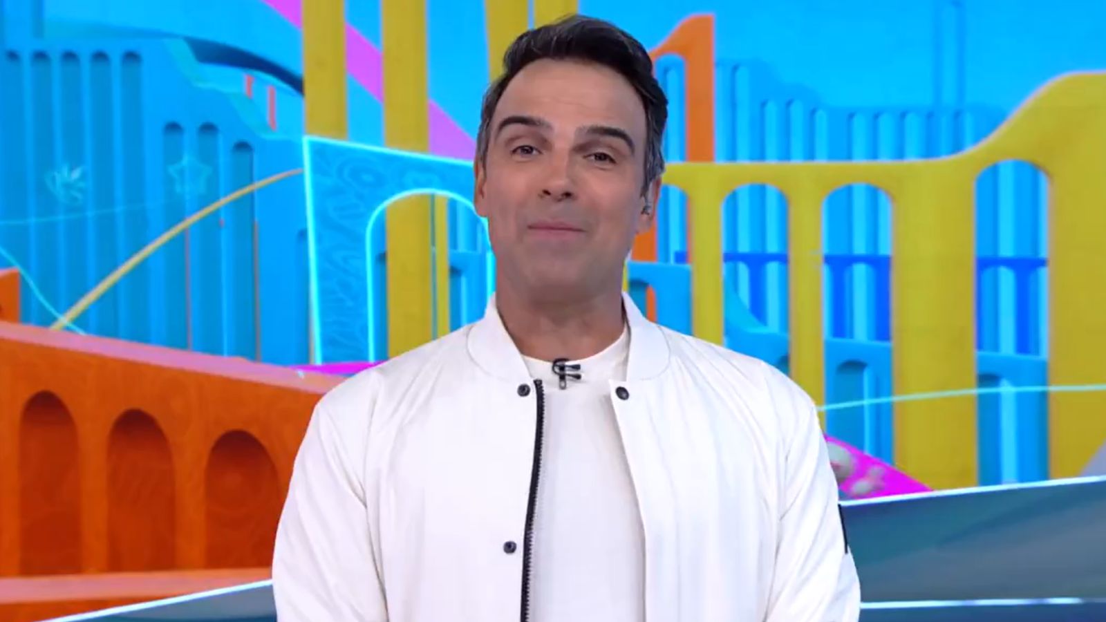 O “BBB 24” começou ainda mais cedo em 2024, estreando na programação da Globo no dia 8 de janeiro. A expectativa inicial do público era de uma temporada inovadora, já que a emissora optou por reduzir o número de famosos no grupo Camarote, após as últimas edições criticadas pelos espectadores. As poucas celebridades anunciadas ainda empolgaram a web na espera de maior movimentação no jogo. Reprodução/Globo - 09.01.2024 