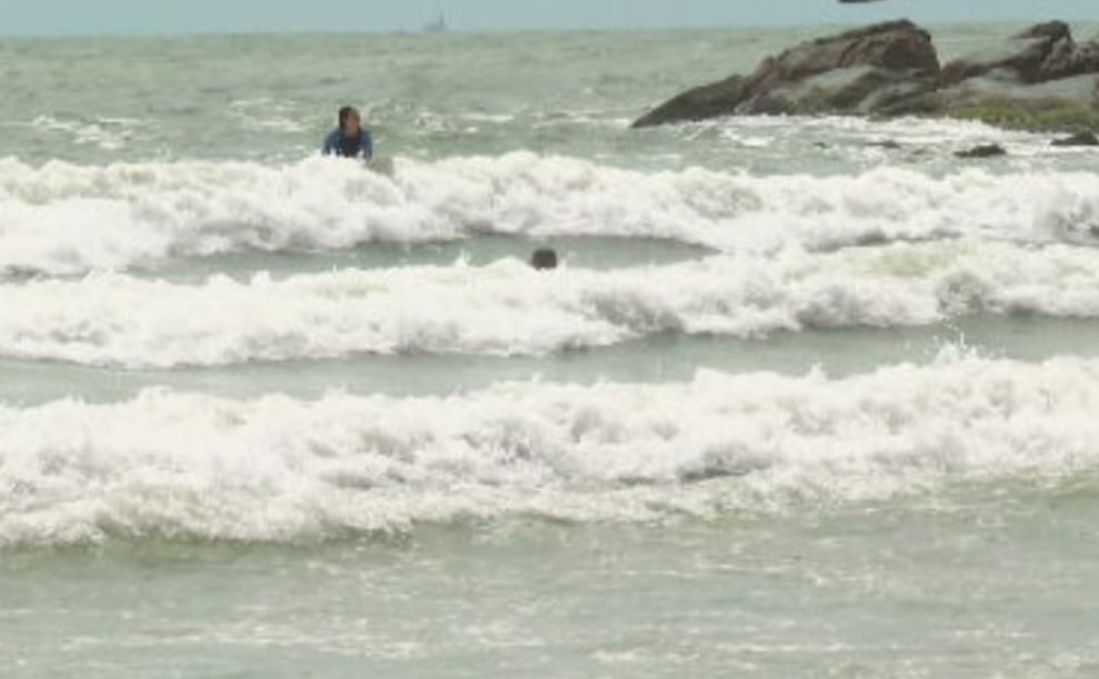 Esse litoral inclui o norte de São Paulo e a Baixada Santista, com praias que atraem moradores e turistas (brasileiros e até estrangeiros). Mas é preciso ter atenção com as ondas e as correntezas. Reprodução: Flipar