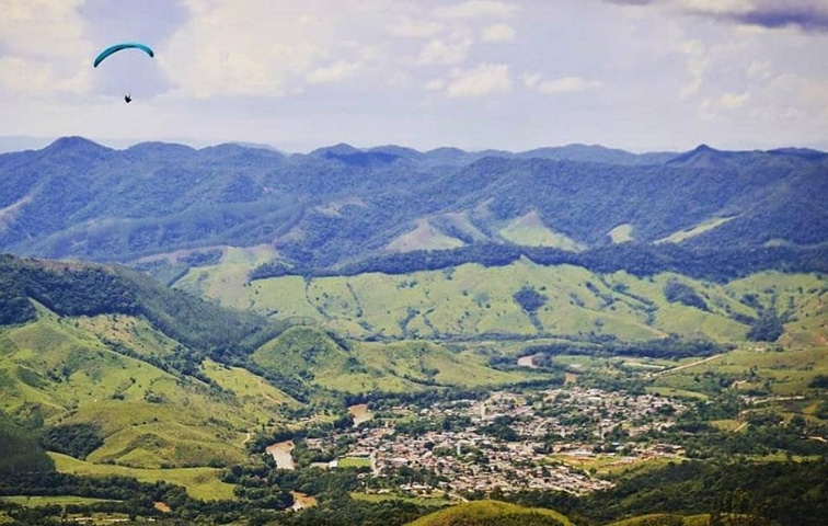 Barra do Turvo (SP) - Fica a 335 km da capital paulista, a 158m de altitude. Ocupa uma área de 1.007 km², com 7.700 moradores. Clima subtropical.