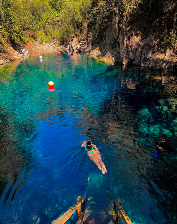 Lagoa Misteriosa em Jardim, no Mato Grosso do Sul. Foto: Reprodulão: Instagram/@lagoamisteriosa