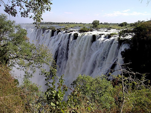 Cataratas Victoria - Ficam entre a Zâmbia e o Zimbábue, na África.  Reprodução: Flipar