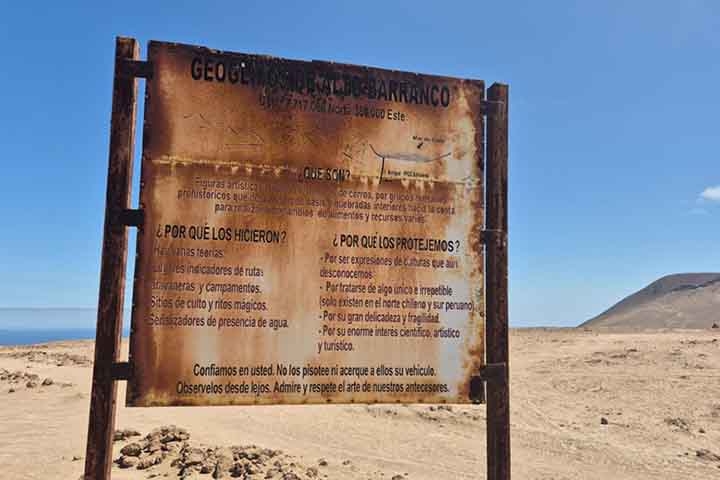 No Chile, é proibido danificar monumentos nacionais Reprodução: Flipar