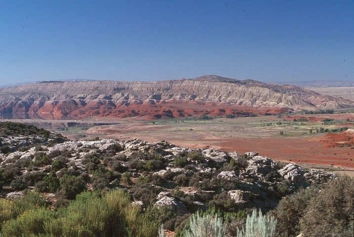 10º Deserto da Grande Bacia (492.000 km²) - Fica nos Estados Unidos,  entre a Serra Nevada, a oeste, e as Montanhas Rochosas, a leste. Tem solo arenoso e cascalhoso, numa região entre os estados de Oregon, Idaho, Nevada, Utah, Wyoming, Colorado e a Califórnia. Reprodução: Flipar