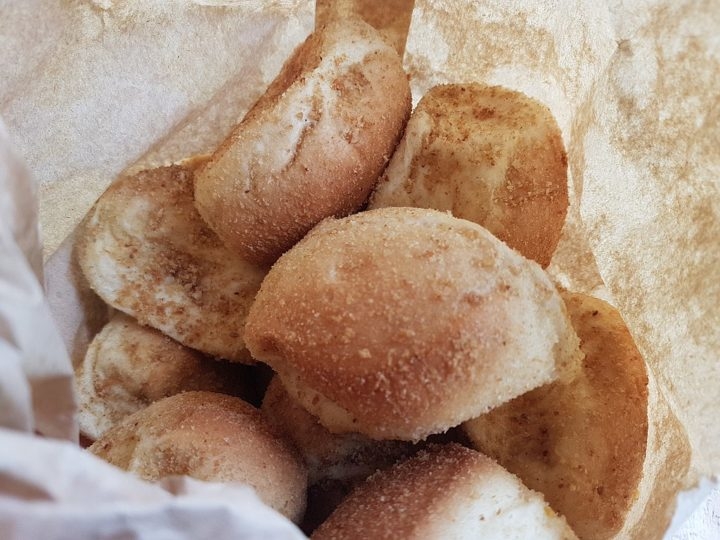 10) Pandesal (Filipinas): Embora leve esse nome, esse pão não é muito salgado. Pelo contrário, ele é levemente doce e macio, geralmente consumido no café da manhã ou como lanche. Reprodução: Flipar