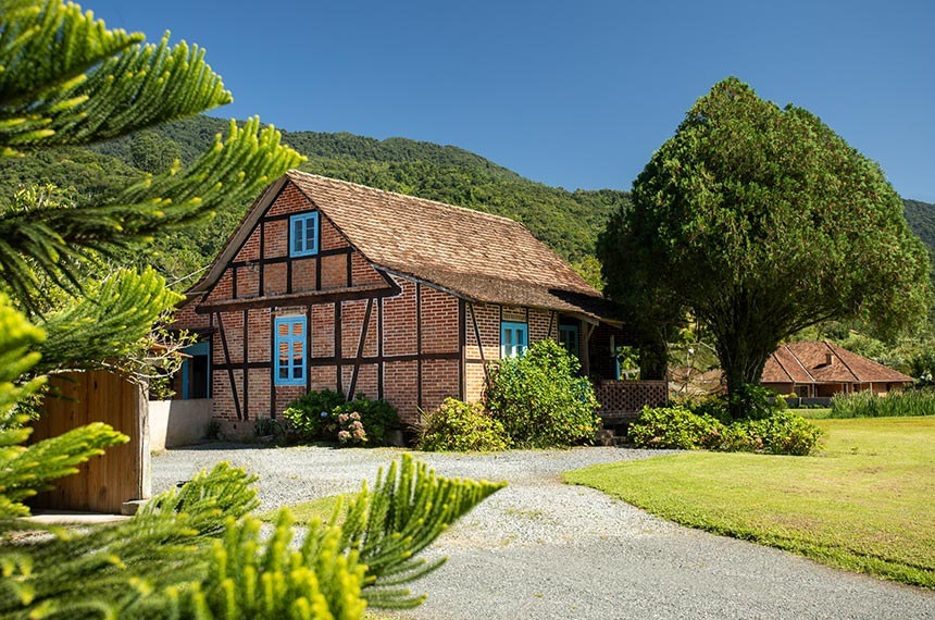 No local, há 50 dessas construções em um caminho protegido pelo Instituto do Patrimônio Histórico e Artístico Nacional (Iphan), que reconhece o valor cultural e paisagístico da região. Reprodução: Flipar