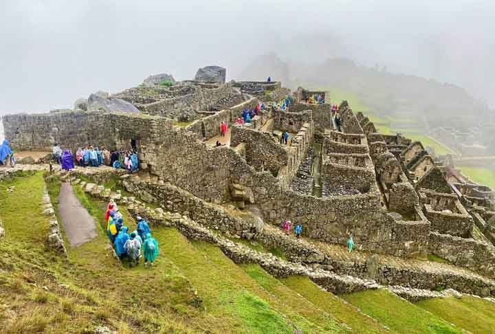 2º) Trilha do Inca ao Machu Picchu, Peru - A trilha Inca que leva a Machu Picchu, localizada em Cusco, Peru, foi classificada como a segunda experiência mais incrível do mundo! Além de um mergulho na história, os turistas ainda apreciam as deslumbrantes paisagens das montanhas! 