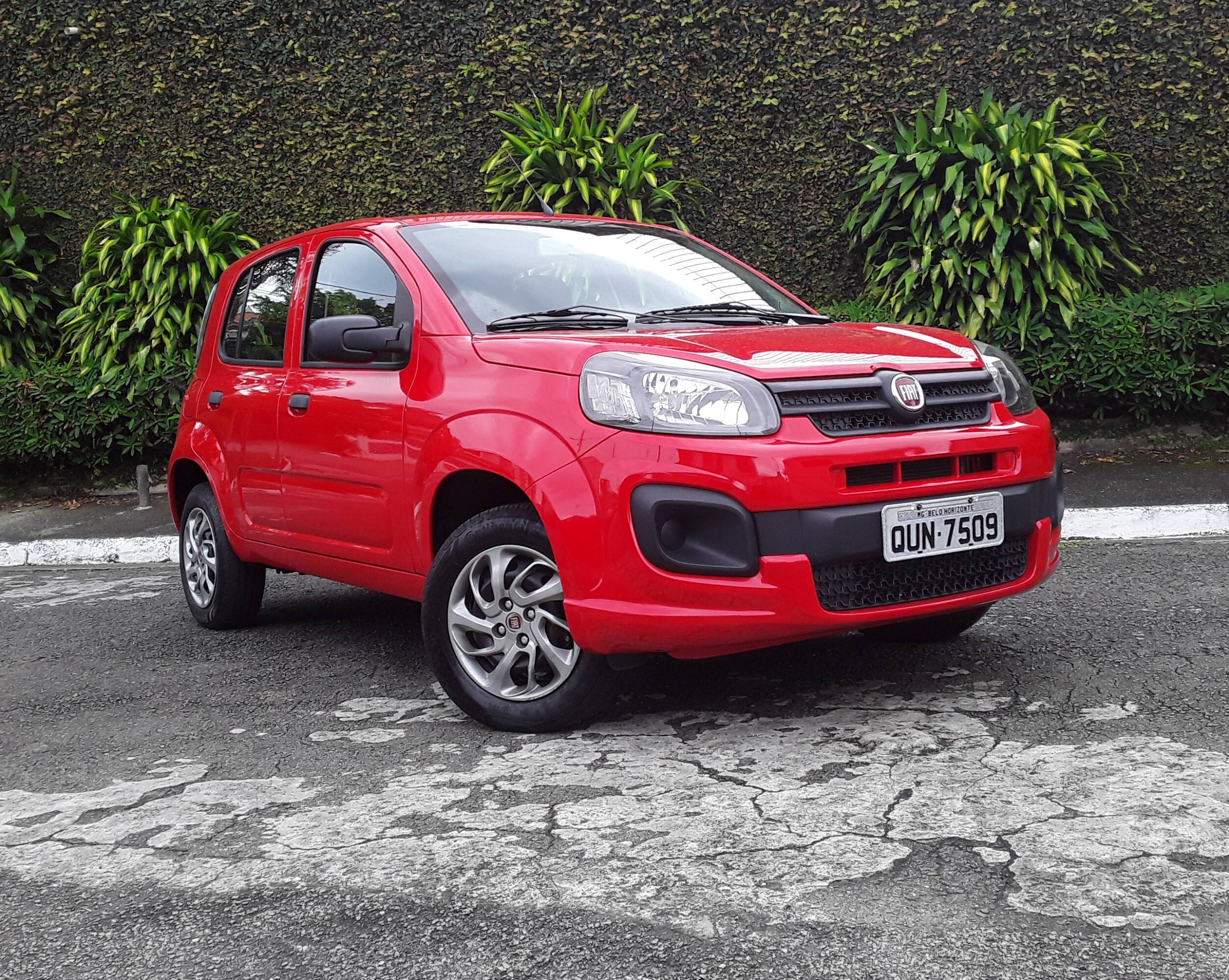 Fiat Uno: versões Attractive e Way - 0 Km